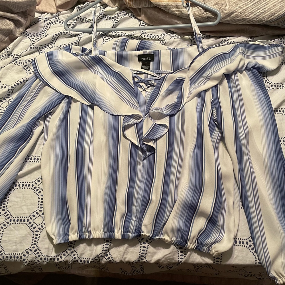 Rue 21 top